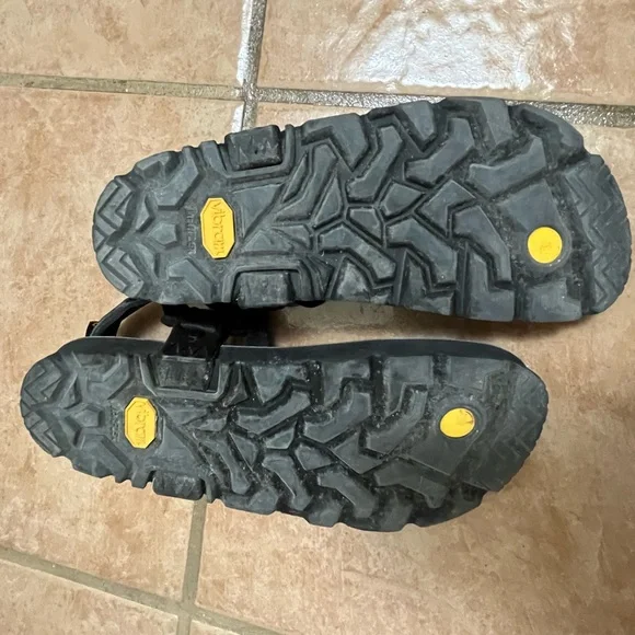 Stylish Black Sandals for Women - Picture 3 of 4